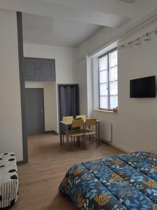 Appartement Avec Parking Prive Saumur Exterior photo