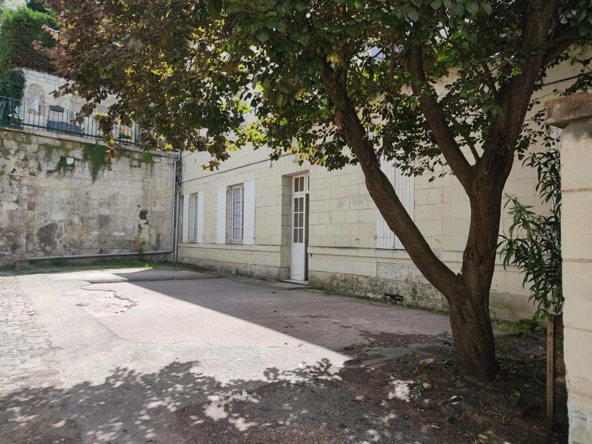 Appartement Avec Parking Prive Saumur Exterior photo